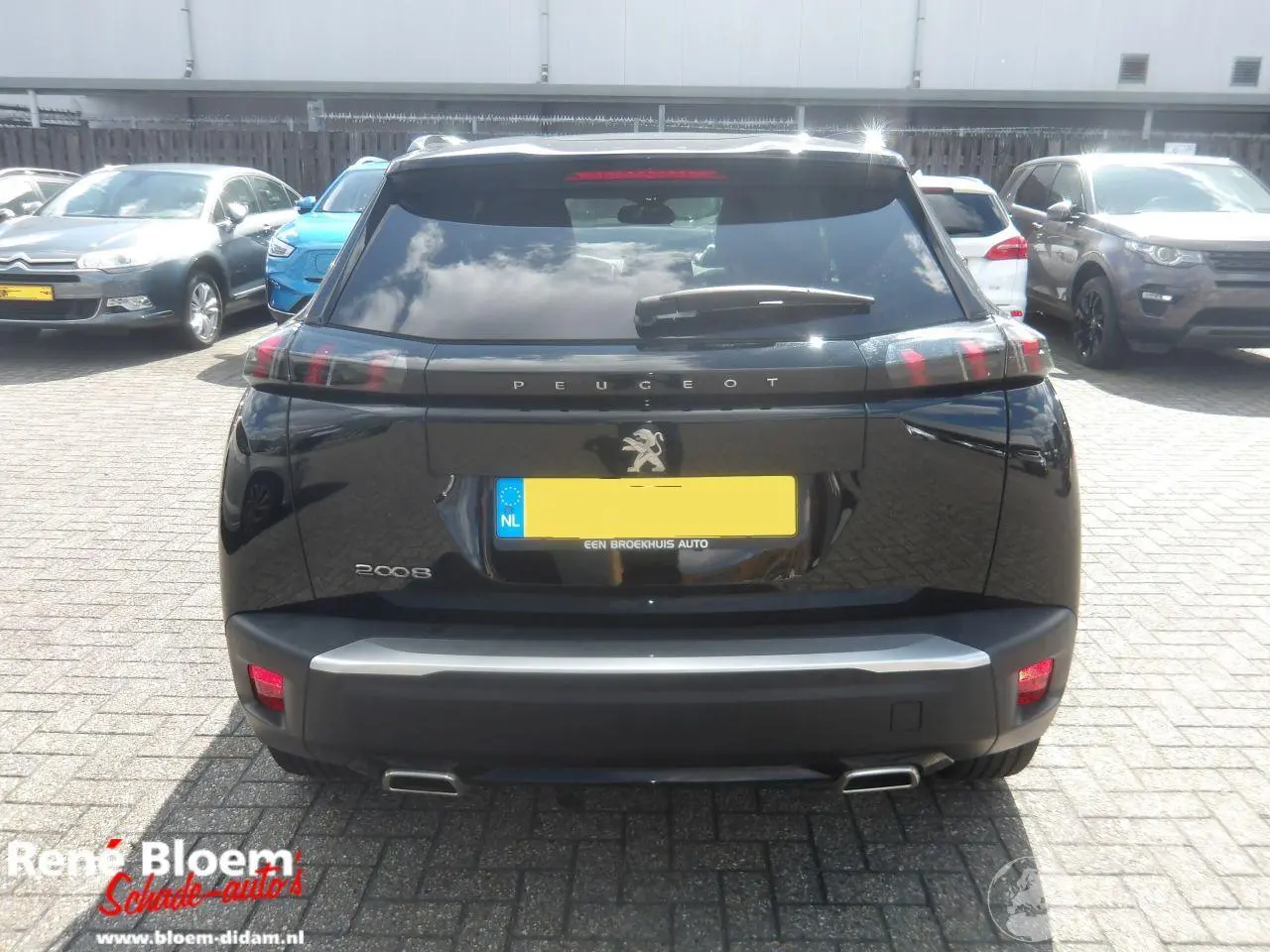 Peugeot 2008 2023 фото 6