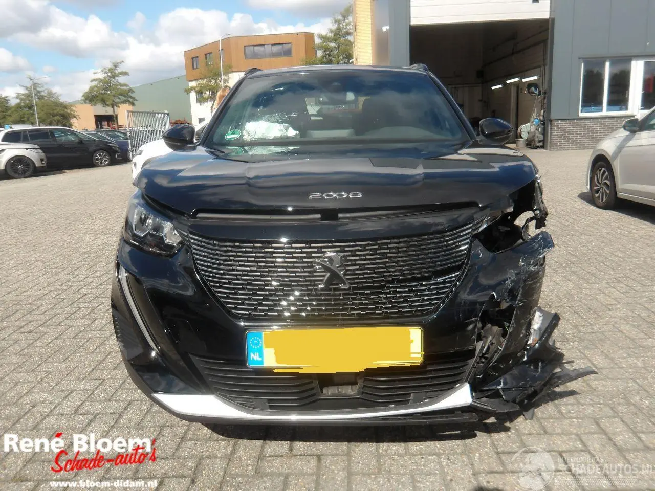 Peugeot 2008 2023 фото 3