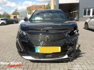 Peugeot 2008 2023 фото 3