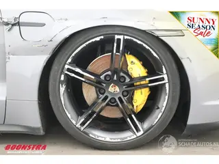 Porsche Taycan 2024 фото 12