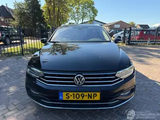 Volkswagen Passat 2020 foto 2