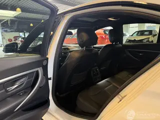 BMW 3-serie 2018 photo 12
