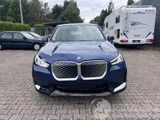 BMW iX1 2024 фото 6