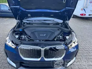 BMW iX1 2025 фото 12