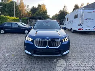 BMW iX1 2025 фото 6