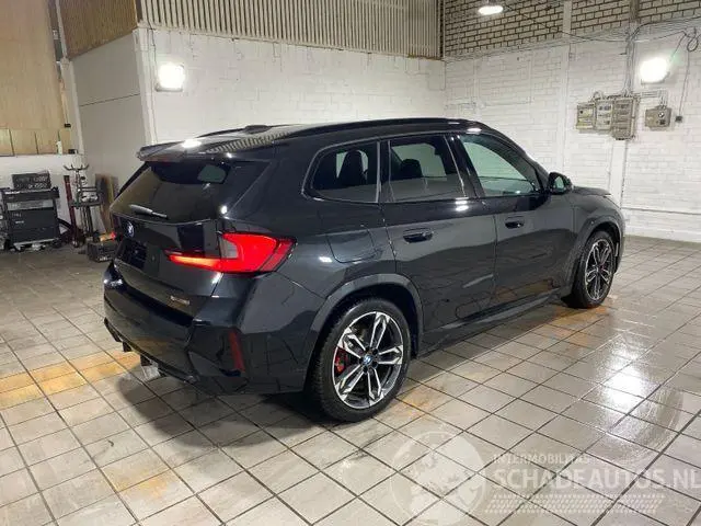 BMW iX1 2025 фото 2