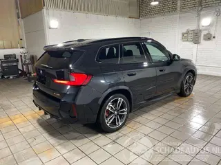 BMW iX1 2025 фото 2