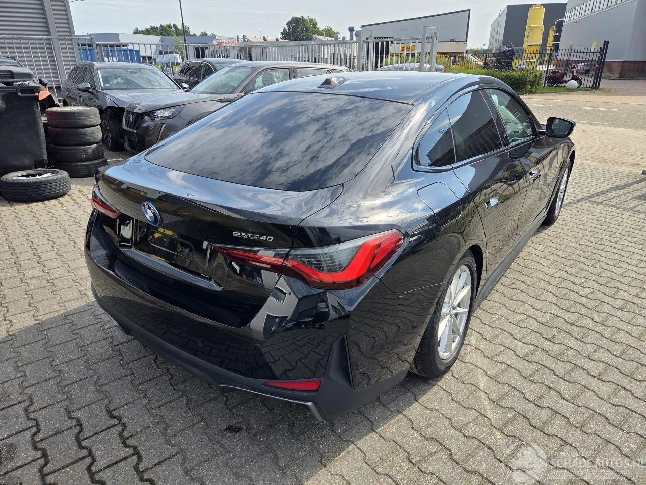 BMW i4 2024 фото 5