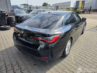 BMW i4 2024 фото 5