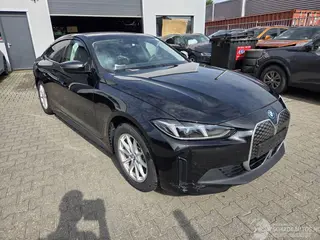 BMW i4 2024 фото 3