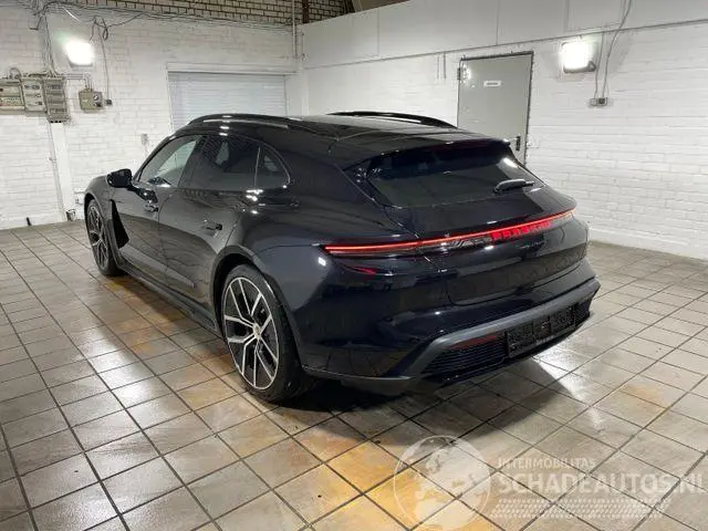 Porsche Taycan 2026 фото 1