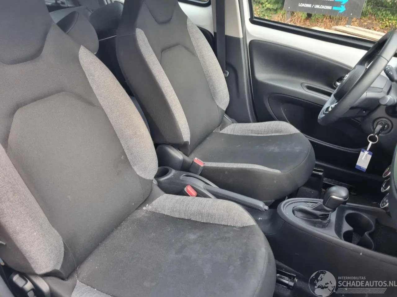 Toyota Aygo 2023 фото 13