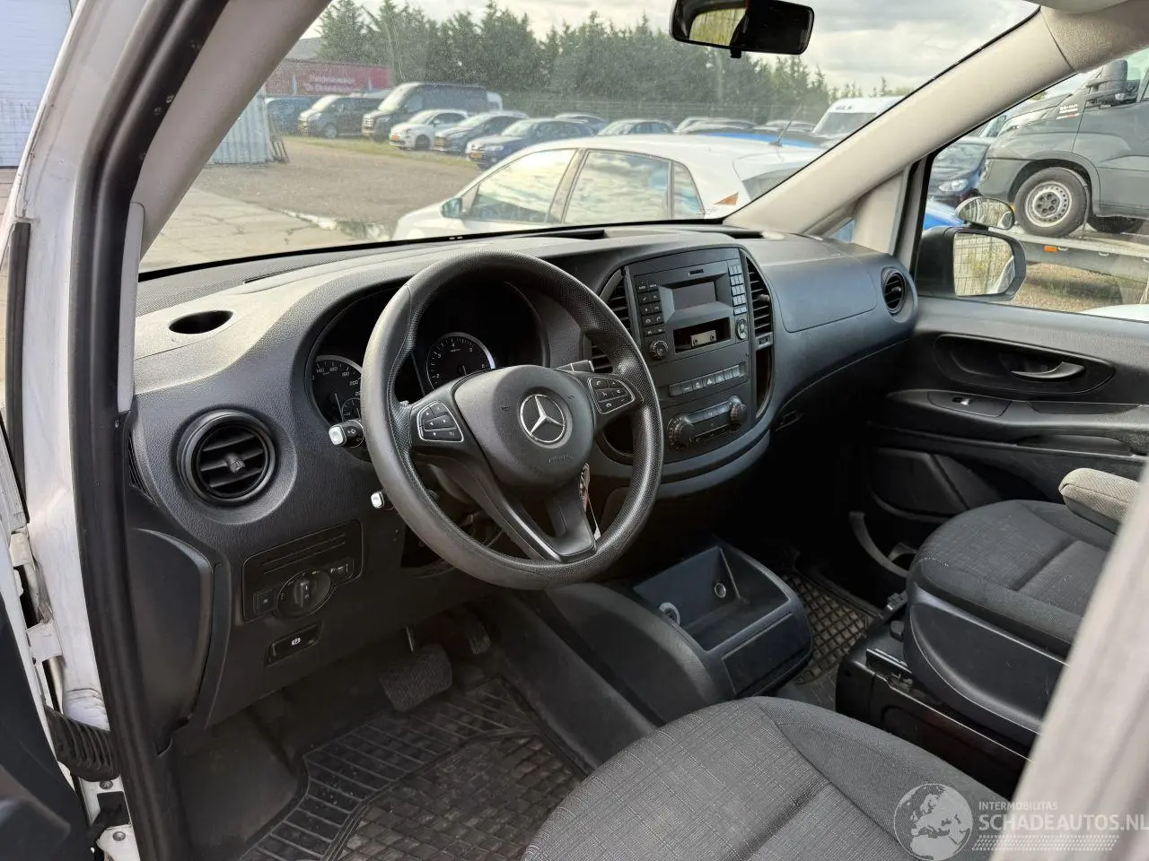 Mercedes Vito 2019 photo 10