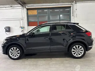 Volkswagen T-Roc 2019 photo 2