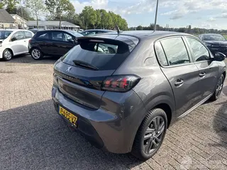 Peugeot 208 2022 photo 10