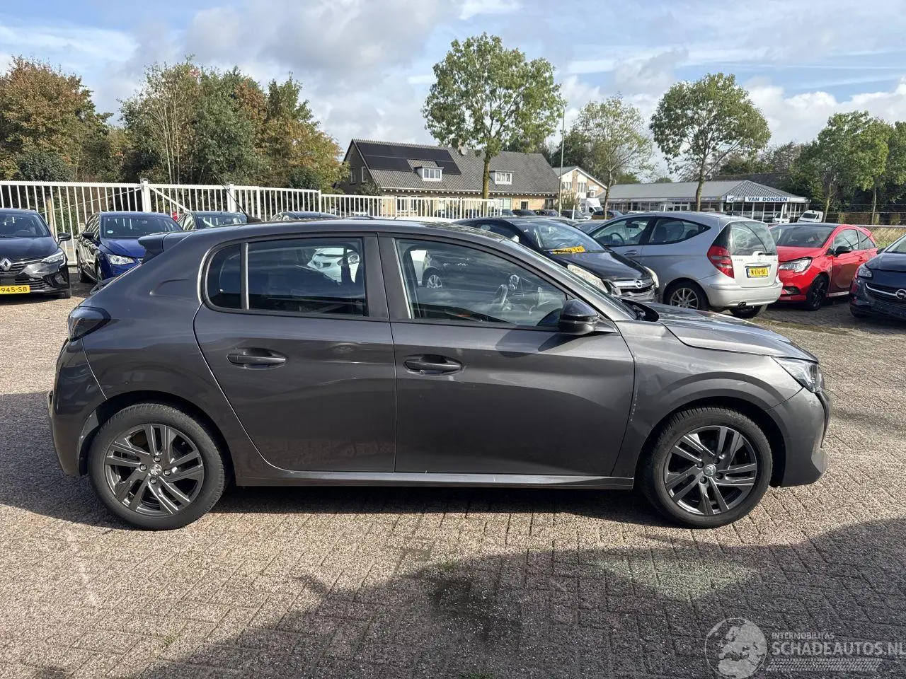 Peugeot 208 2022 photo 8