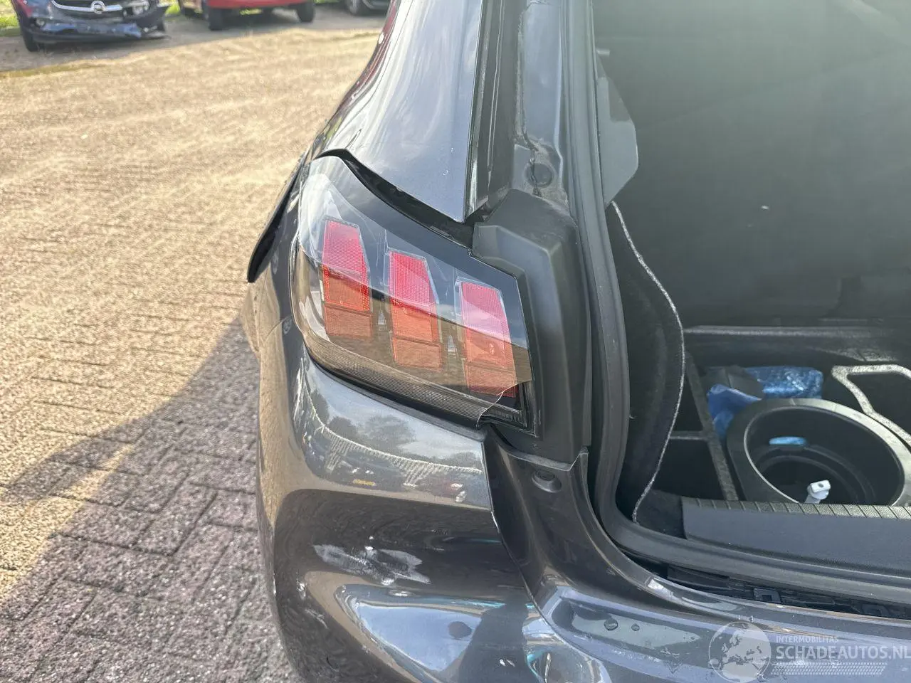 Peugeot 208 2022 photo 11