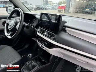 Suzuki Swift 2025 photo 12