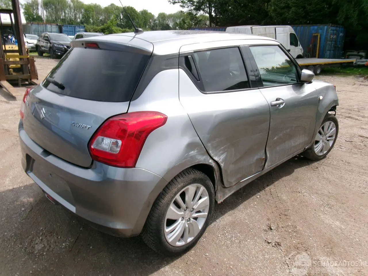Suzuki Swift 2017 фото 4