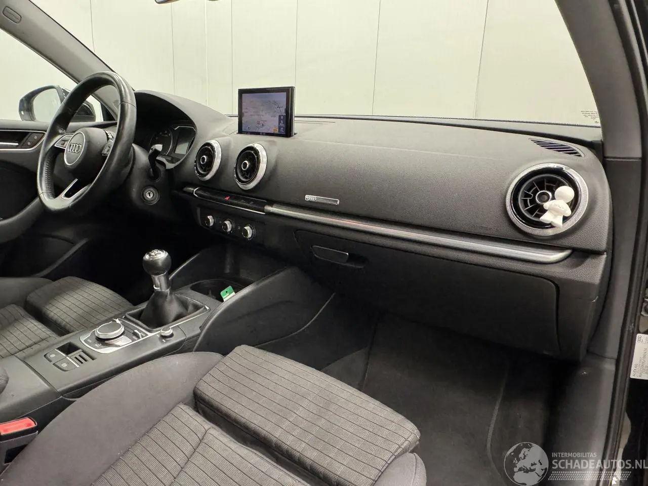 Audi A3 2018 фото 12