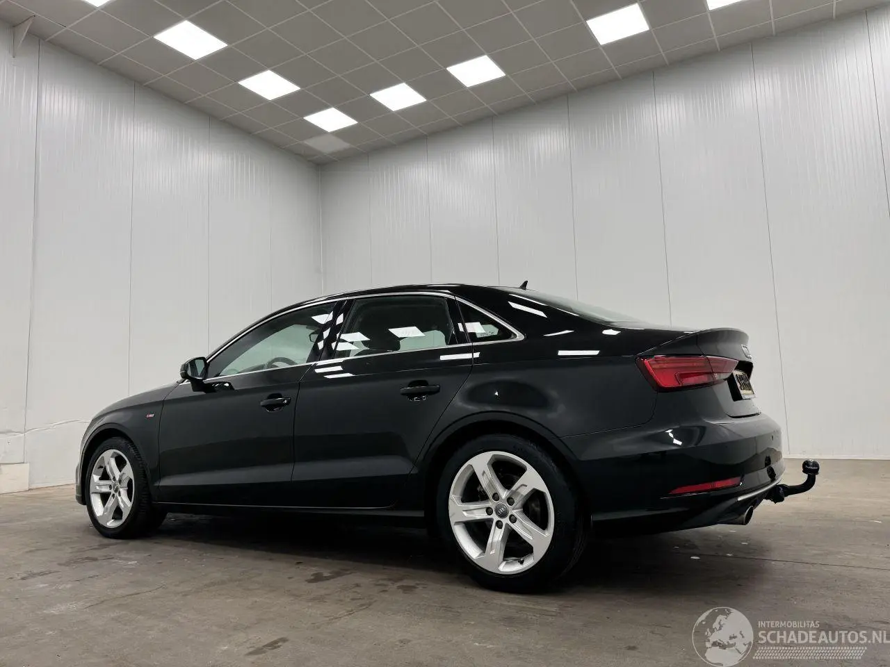Audi A3 2018 фото 3