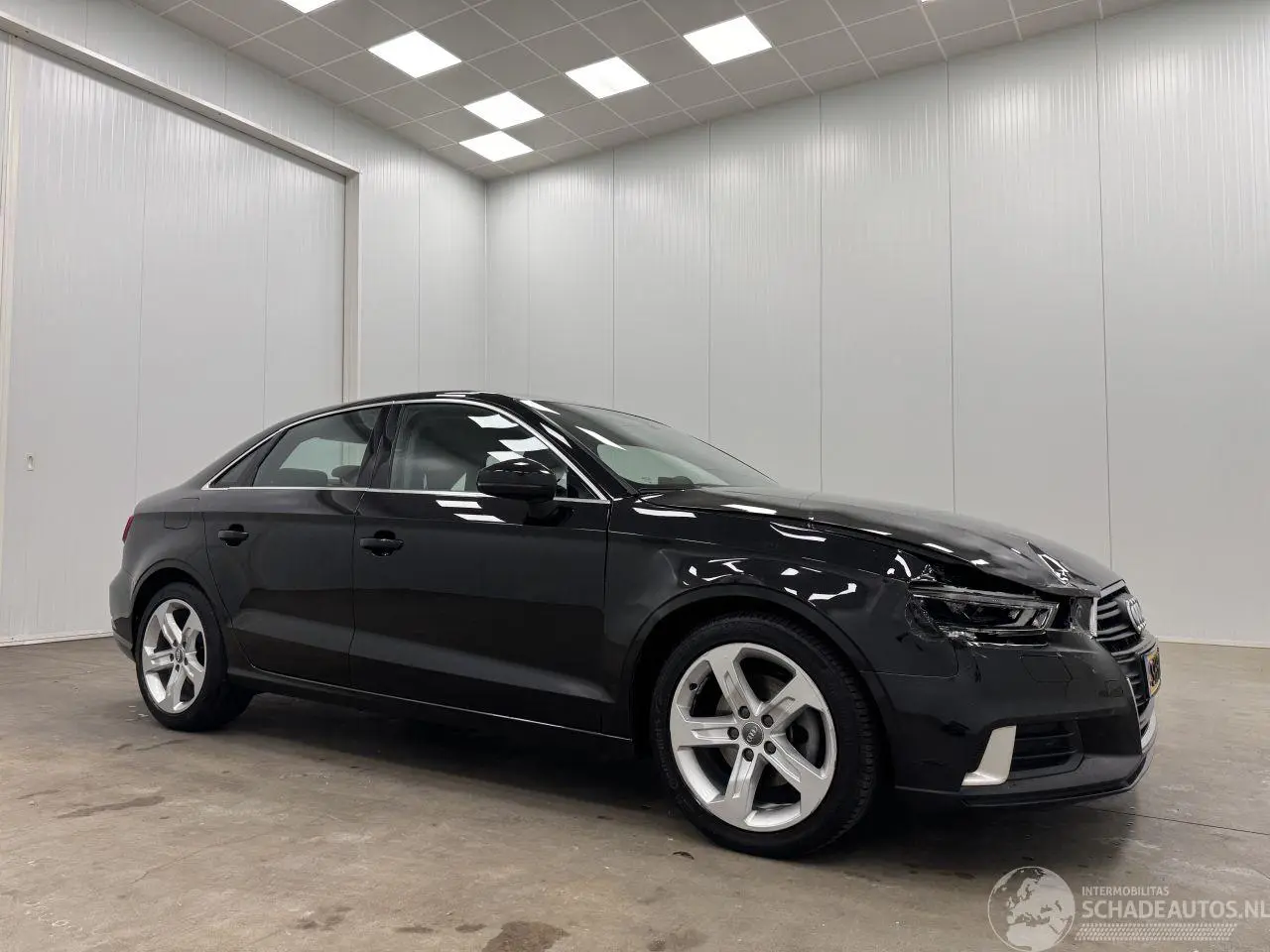 Audi A3 2018 фото 1