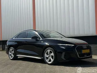 Audi A3 2023 фото 1