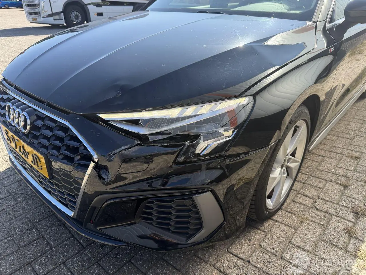 Audi A3 2023 фото 10