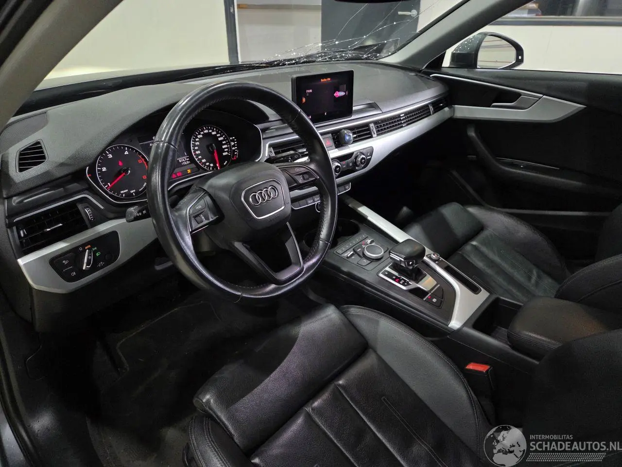 Audi A4 Avant 2018 фото 9