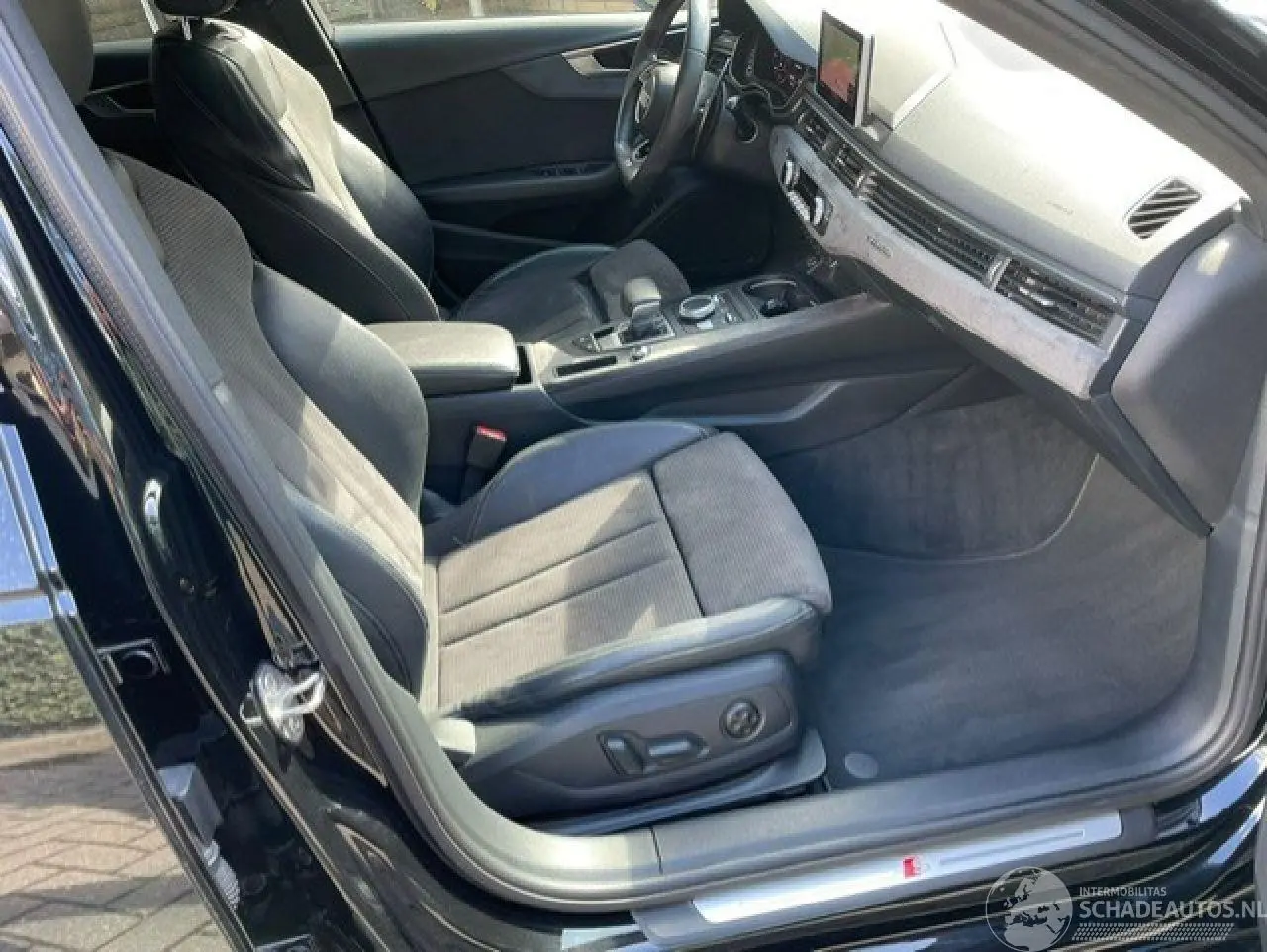Audi A4 Avant 2018 photo 10