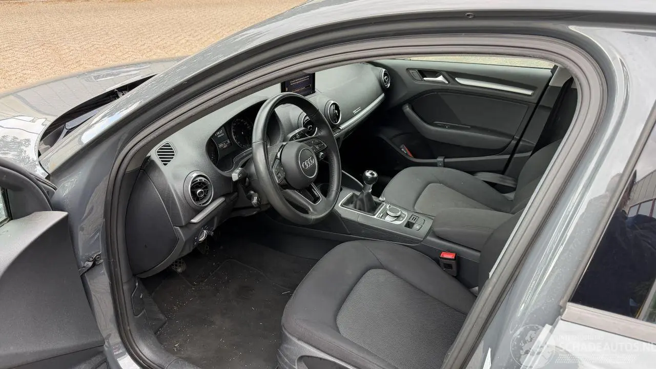 Audi A3 2019 фото 9