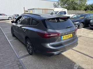 Ford Focus 2022 photo 1