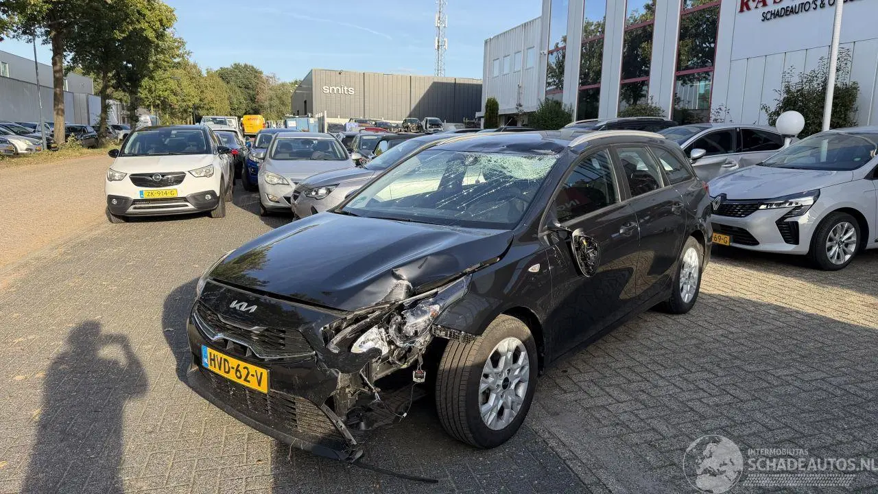 Kia Ceed 2025 фото 2