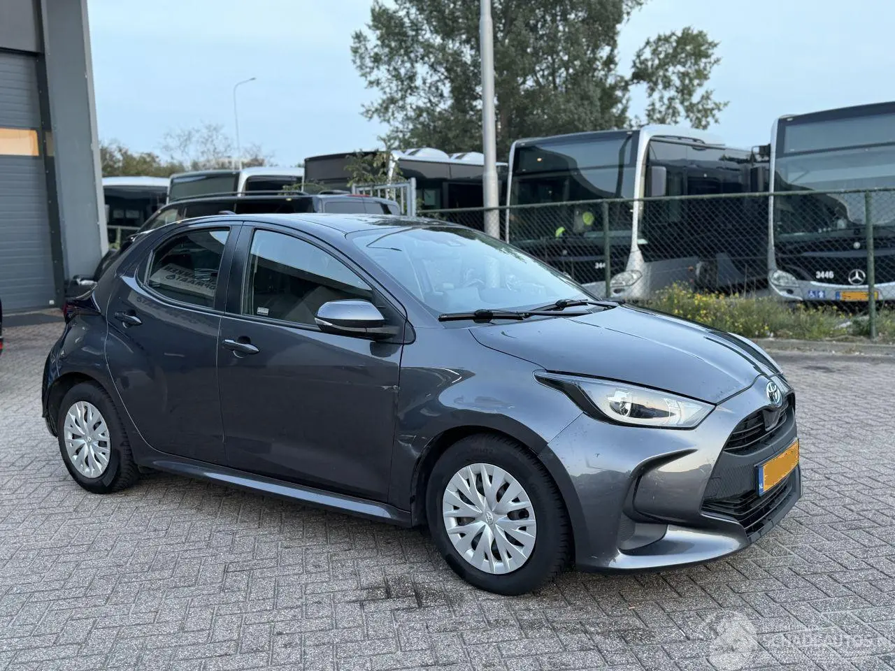Toyota Yaris 2021 photo 2