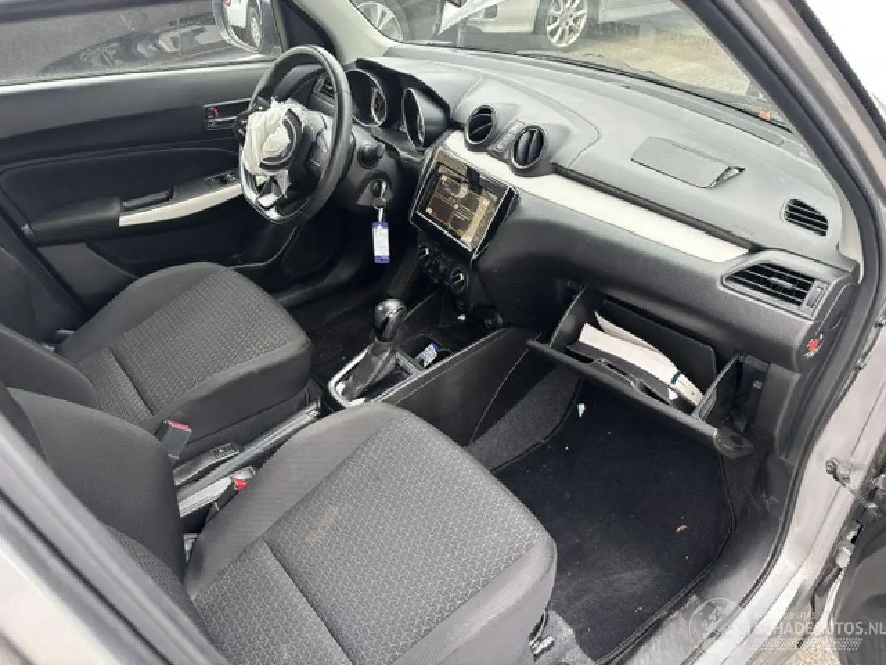 Suzuki Swift 2018 photo 10