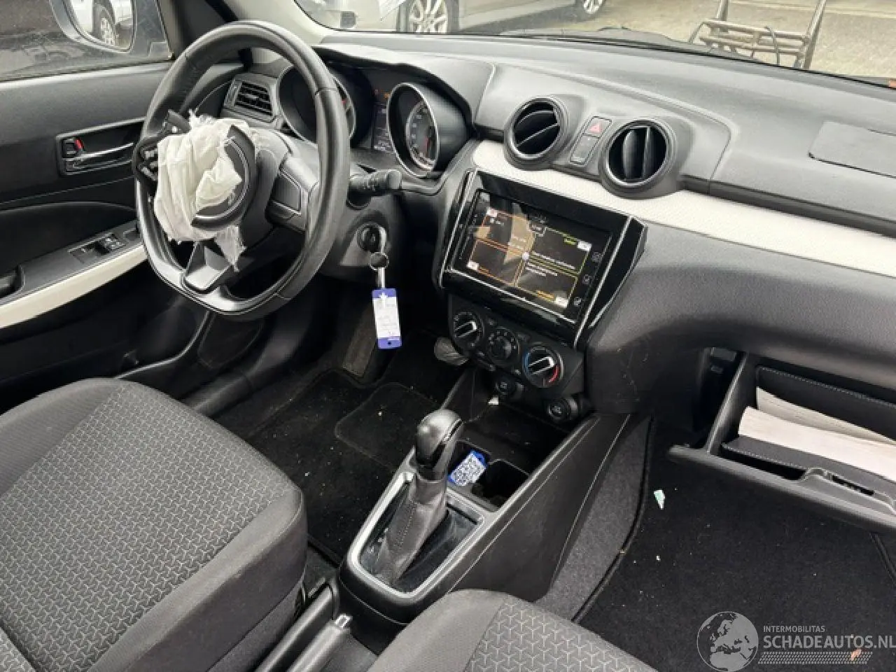 Suzuki Swift 2018 photo 11