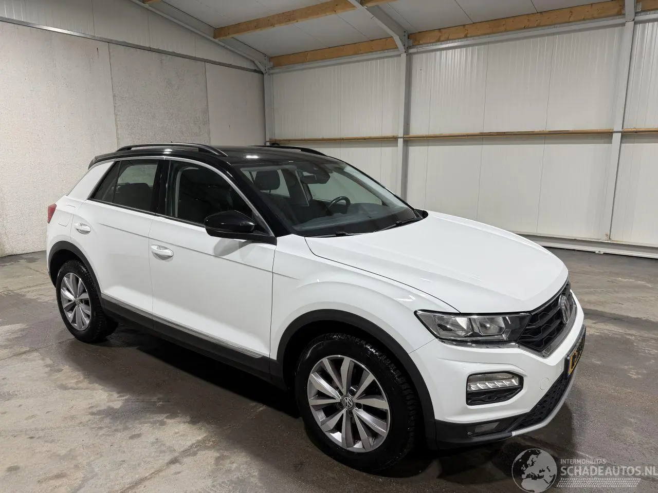 Volkswagen T-Roc 2018 photo 2