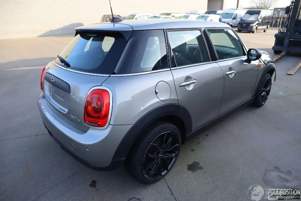 Mini One 2018 photo 4