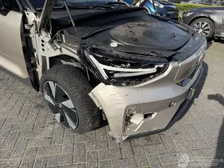 Volvo XC40 2024 foto 10