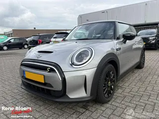 Mini Electric 2024 photo 1