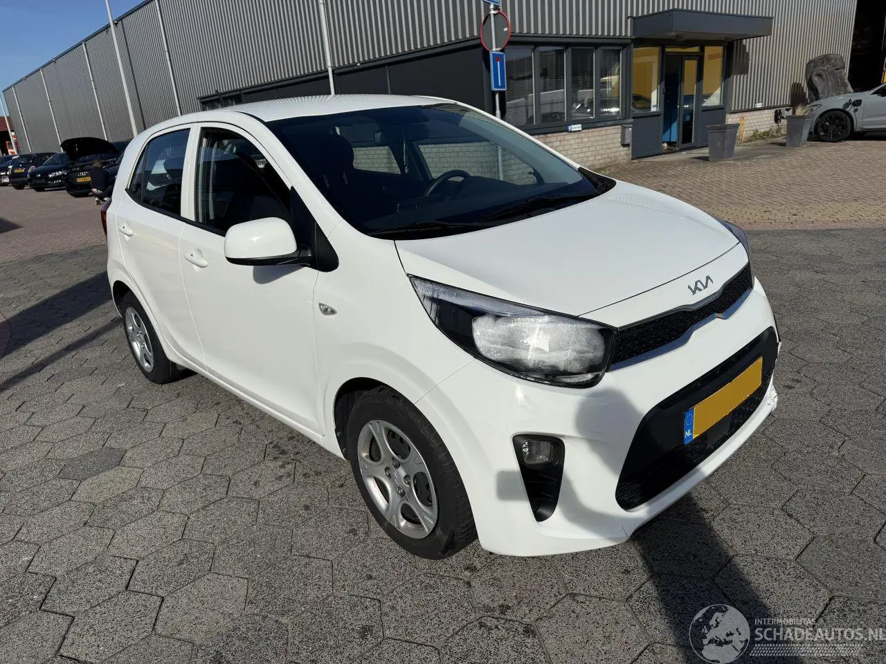 Kia Picanto 2023 photo 3