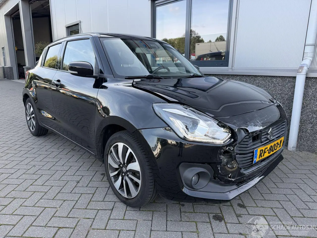 Suzuki Swift 2017 фото 1
