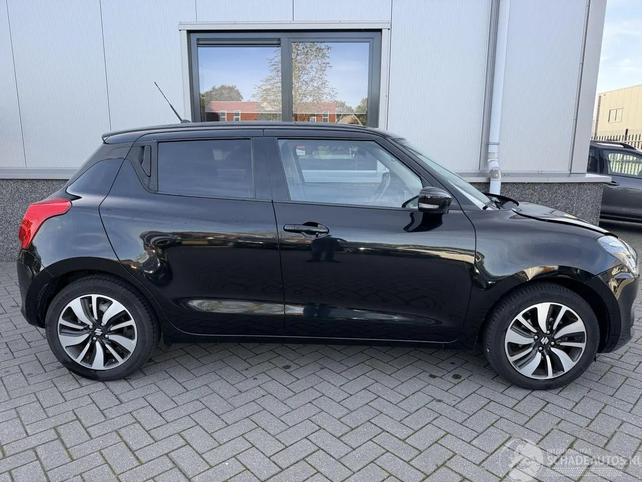 Suzuki Swift 2017 фото 6