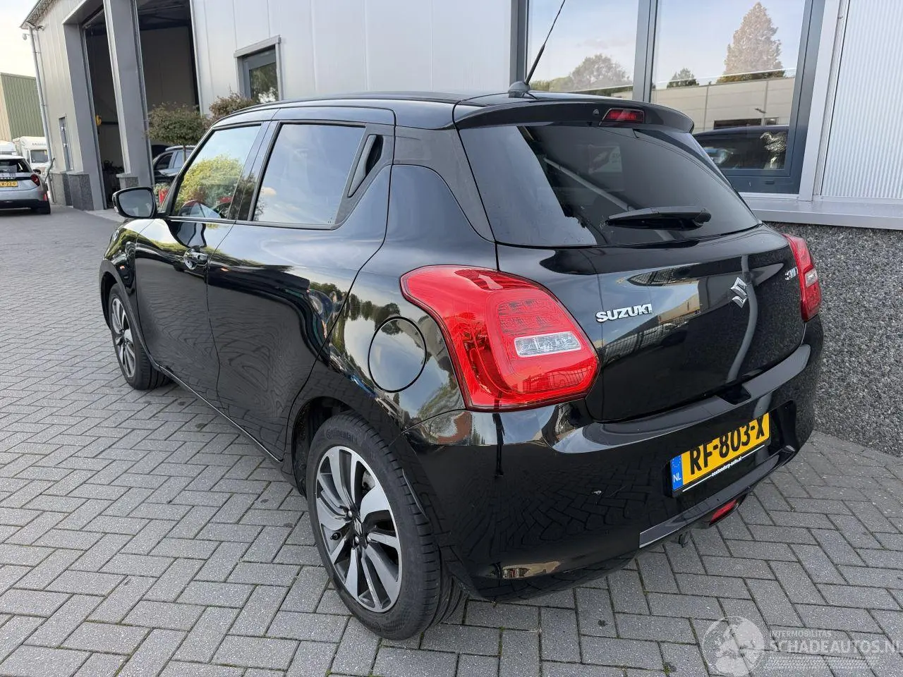 Suzuki Swift 2017 фото 12