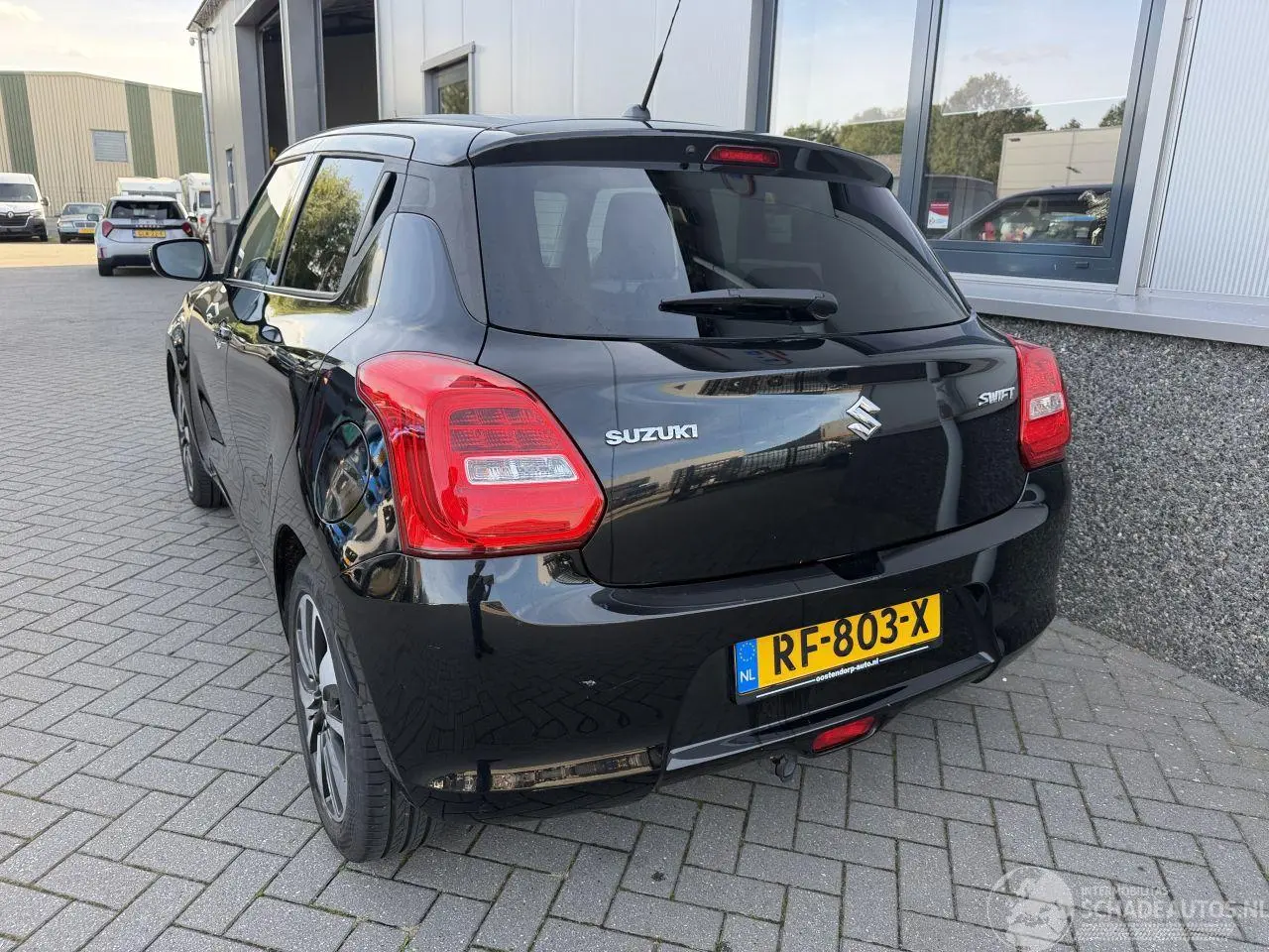 Suzuki Swift 2017 фото 11