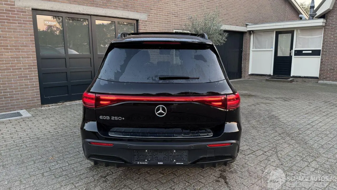 Mercedes EQB 2024 photo 10