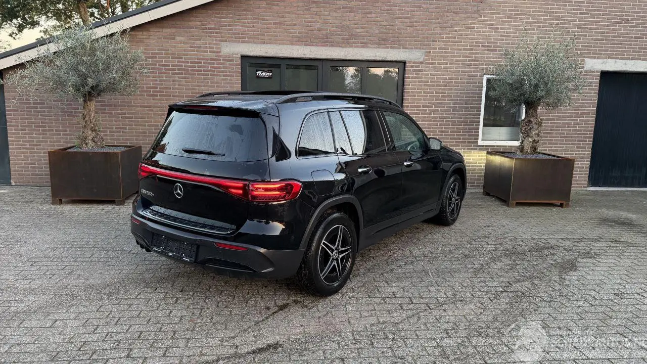 Mercedes EQB 2024 photo 9