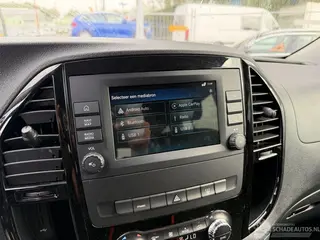 Mercedes Vito 2023 photo 17