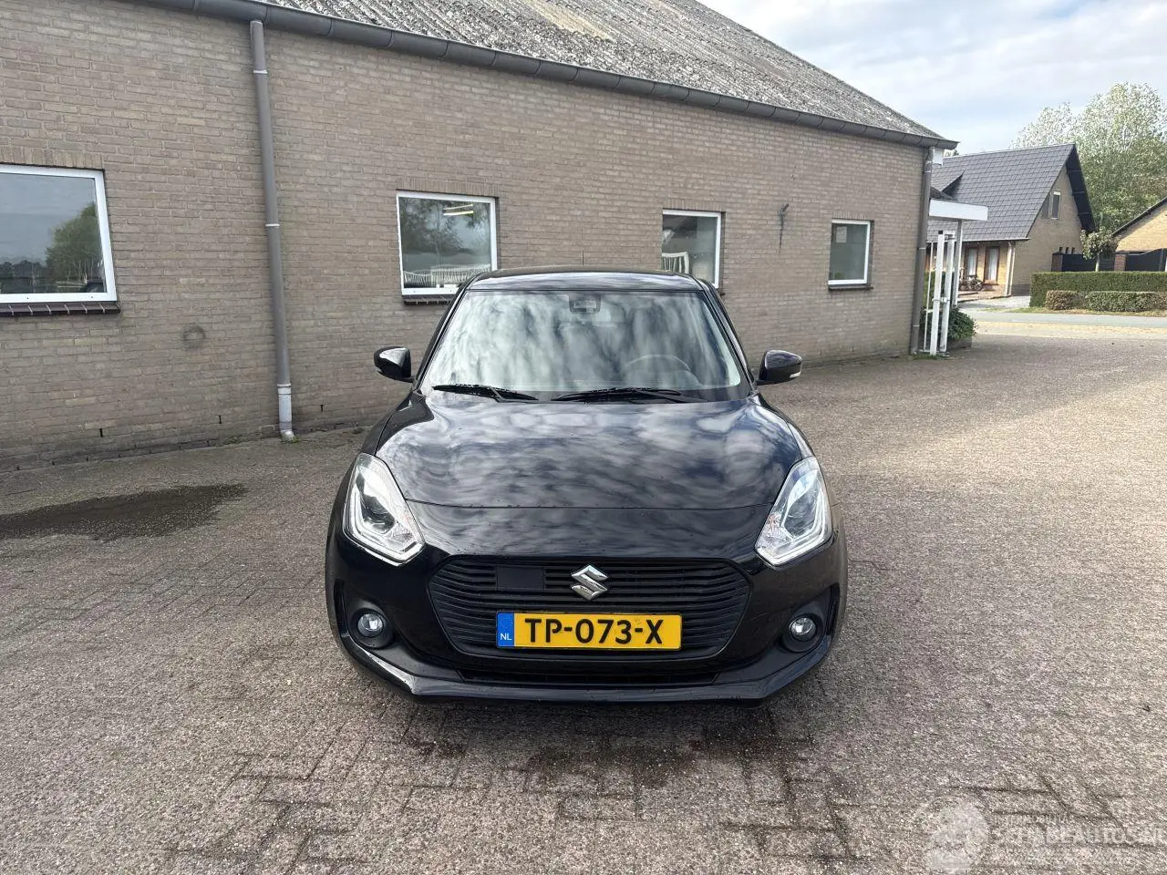 Suzuki Swift 2017 photo 2