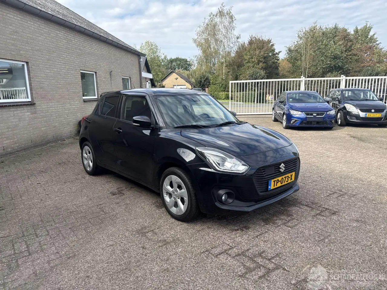 Suzuki Swift 2017 photo 1